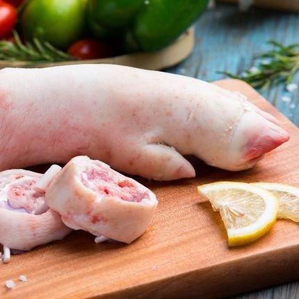 Fresh pork trotters